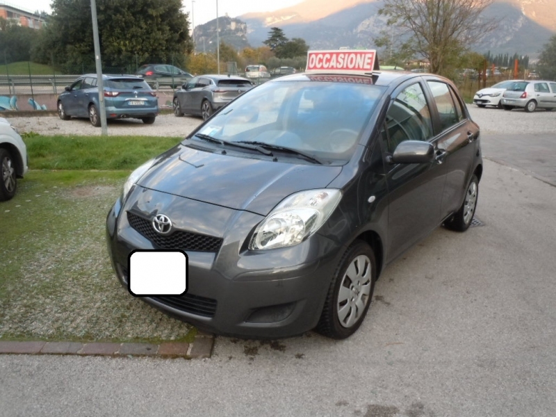 TOYOTA YARIS 1.0 5 PORTE COOL Immagine 2