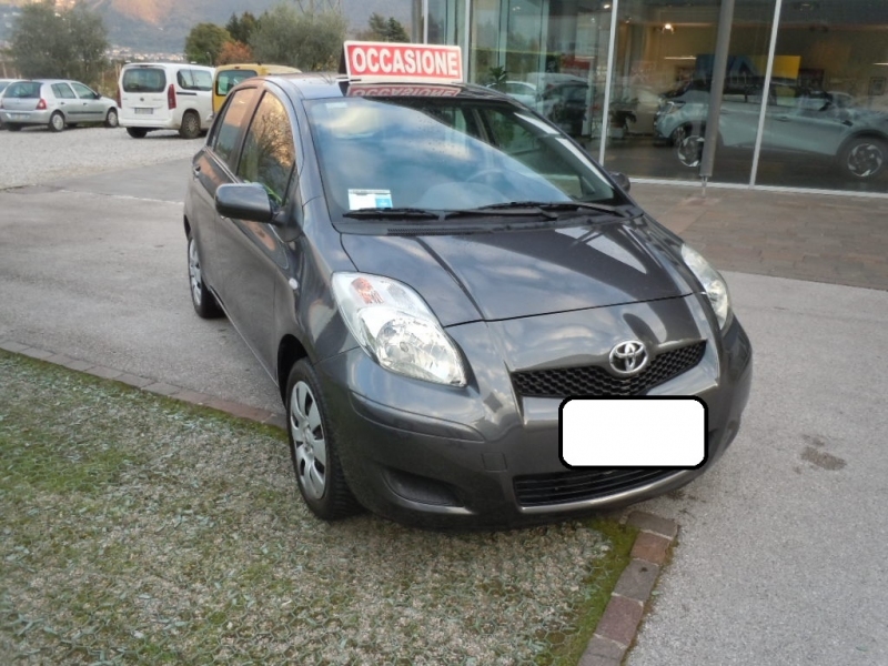 TOYOTA YARIS 1.0 5 PORTE COOL Immagine 3