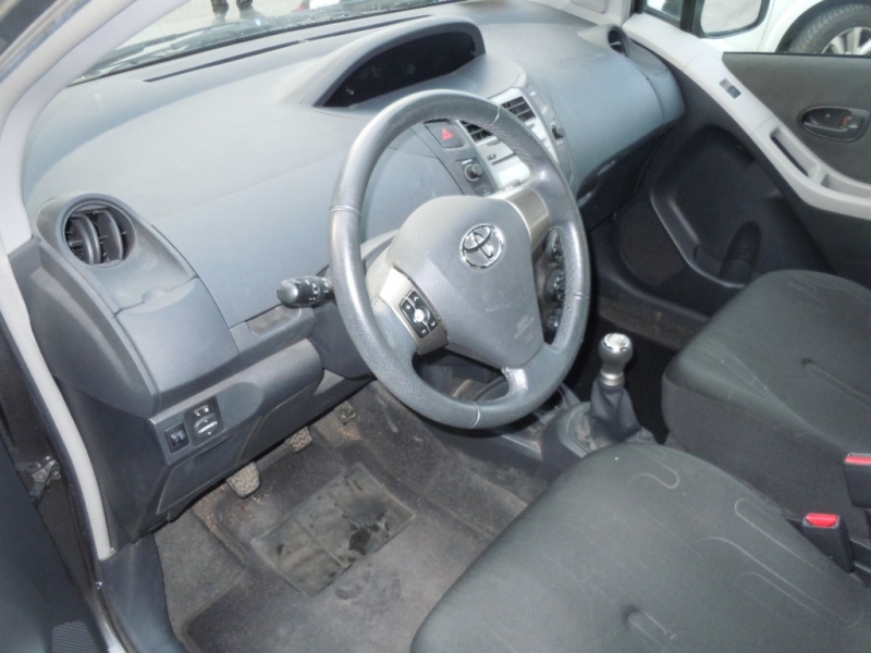 TOYOTA YARIS 1.0 5 PORTE COOL Immagine 8