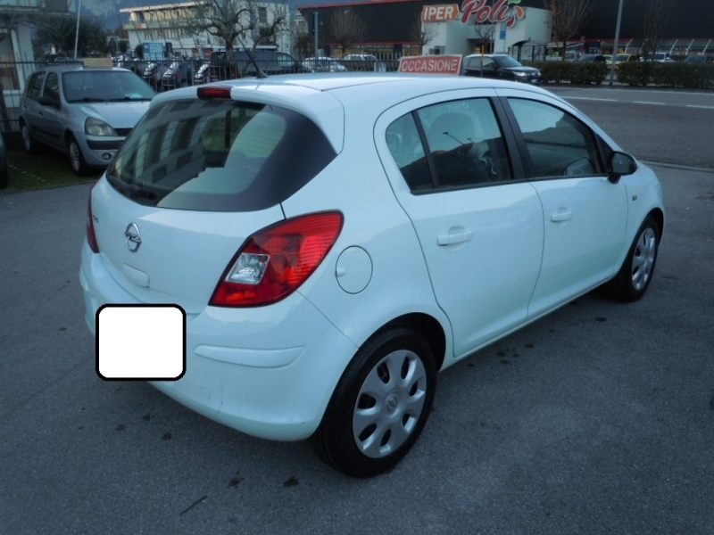 OPEL CORSA 1.2 GPL Immagine 4